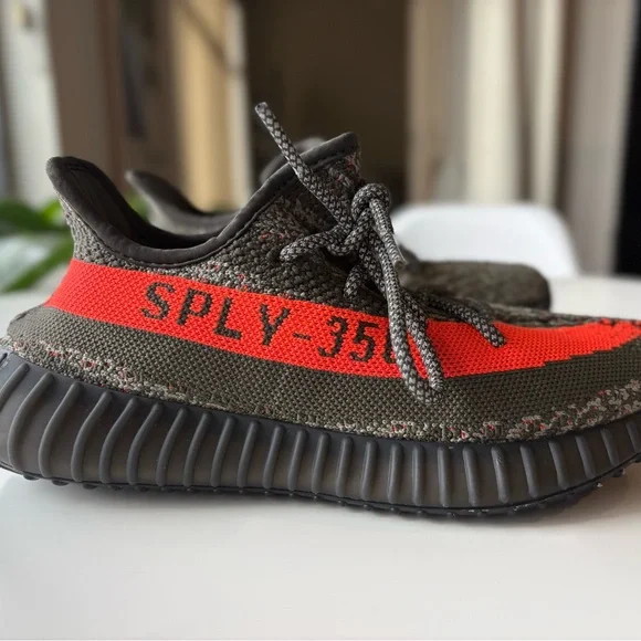 Men’s Yeezy Boost 350 V2 'Carbon Beluga' Size 6 1/2 - Picture 2 of 7